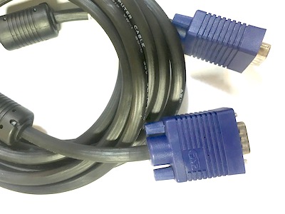  کابل های مانیتور VGA 1.5m موجود در بازار دارای تنوع و کیفیت بسیار متنوعی است که از نظر ظاهری می‌توان به قطر کابل و ابعاد و شکل سر سوکت و رنگ کابل اشاره کرد، و از نظر داخل کابل به تعداد رشته ها و جنس رشته اشاره کرد. که کابل مانیتور وی جی ای  ۱.۵ متری PSP دارای ۸ رشته سیم تمام مس به همراه دو عدد نویز گیر بزرگ است که تمامی نویزهای محیطی را فیلتر و بهترین تصویر را با بالاترین کیفیت نمایش می‌دهد.