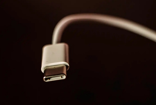 آیا USB4 همان تاندربولت است