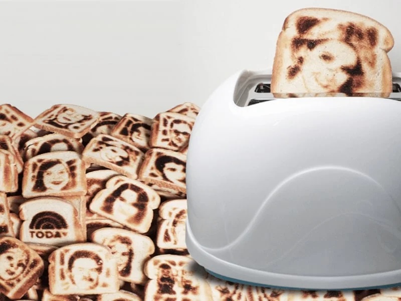 Selfie Toaster |  چاپ عکس دلخواه روی نان